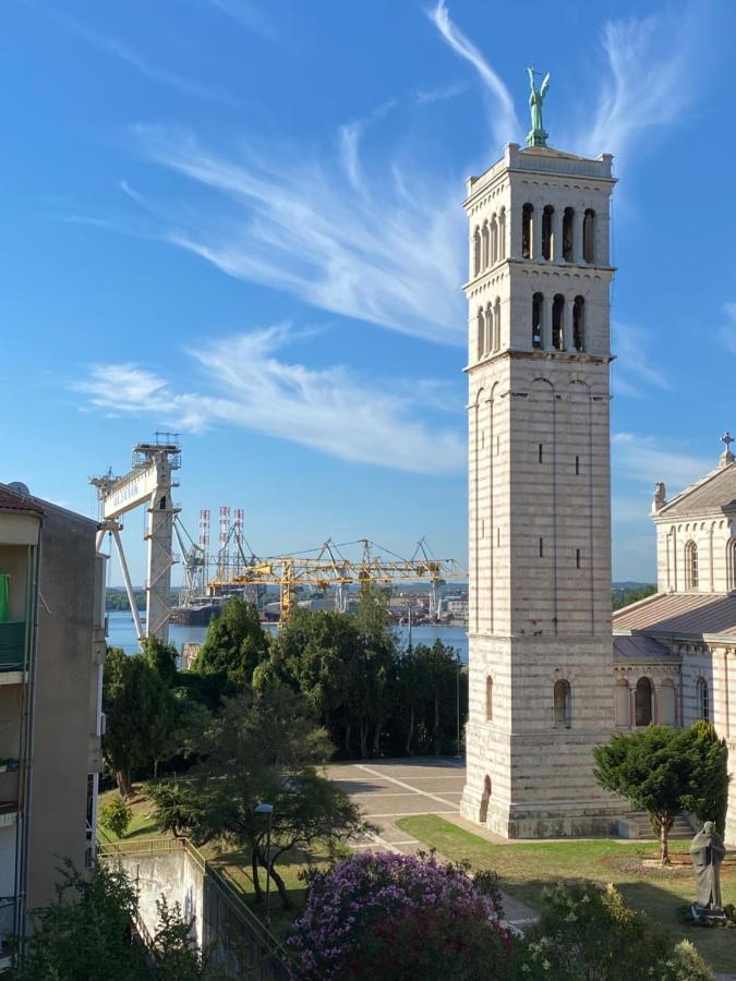 New Stylish & Modern Studio Apart - With Sea View Daire Pula Dış mekan fotoğraf