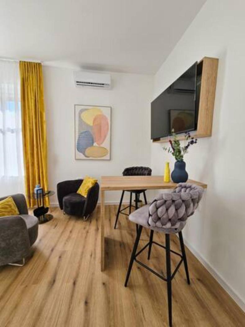 New Stylish & Modern Studio Apart - With Sea View Daire Pula Dış mekan fotoğraf